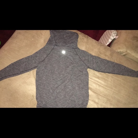 COPY - Lululemon pullover - Picture 3 of 3